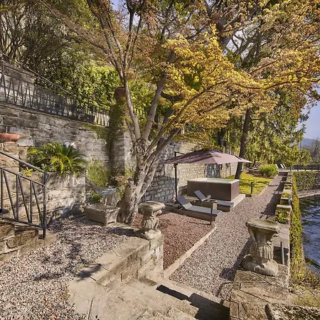 Villa Scoglio *